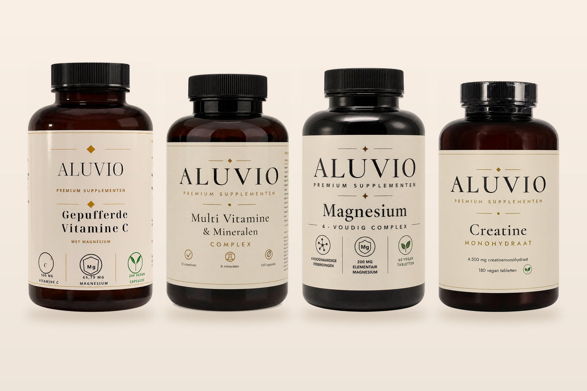Vier ALUVIO-potten naast elkaar: gebufferde vitamine C, multivitamine, magnesium en creatine